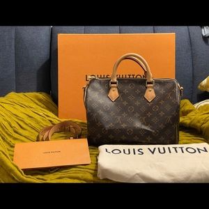 (SOLD) Speedy Bandouliere 30